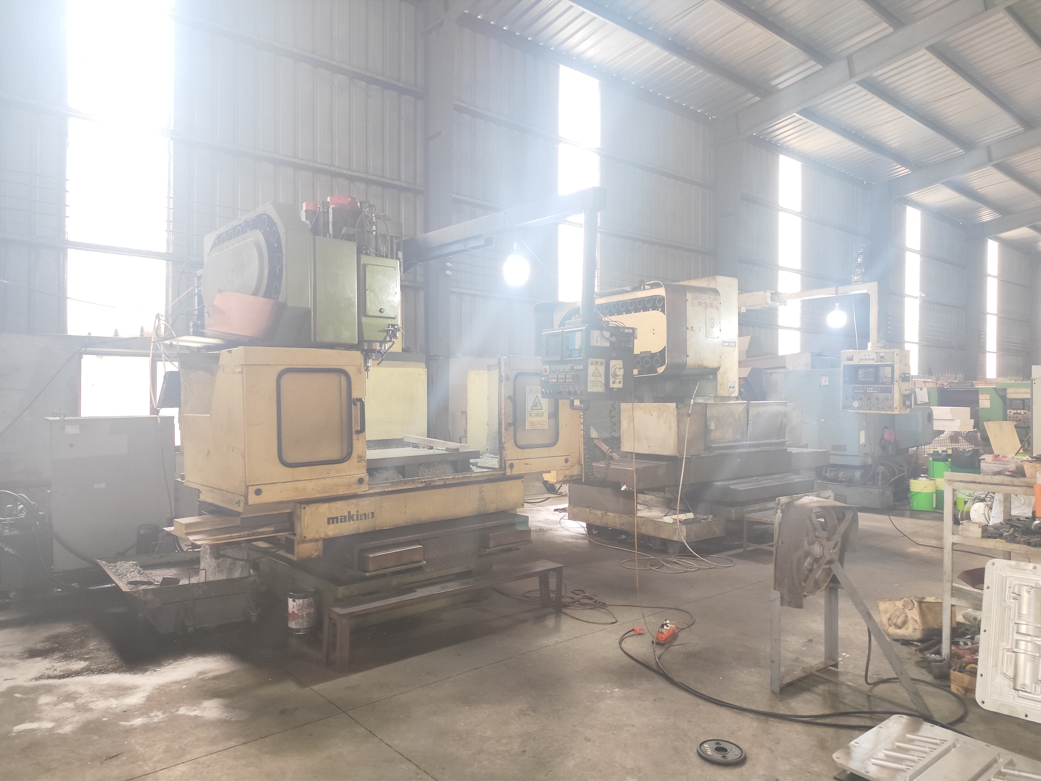 CNC milling machine.jpg
